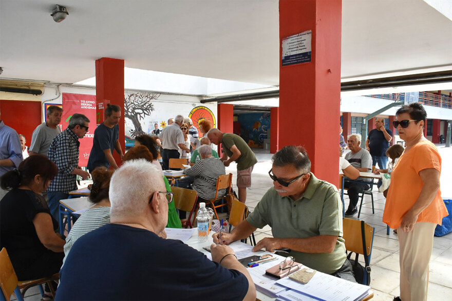 ΣΥΡΙΖΑ: «Ουρές» στα εκλογικά τμήματα - Έχουν ψηφίσει 70.607, 17.019 τα νέα μέλη