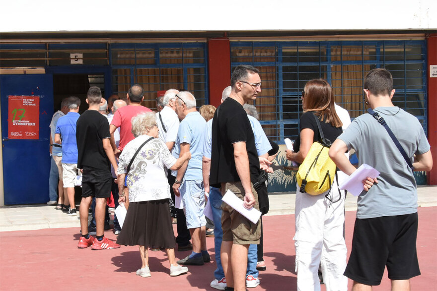 ΣΥΡΙΖΑ: «Ουρές» στα εκλογικά τμήματα - Έχουν ψηφίσει 70.607, 17.019 τα νέα μέλη