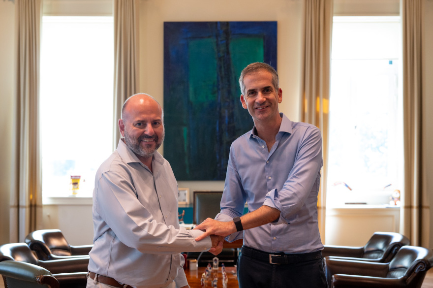 Πολεοδομία: Ο Δήμος Αθηναίων ψηφιοποιεί 400.000 οικοδομικές άδειες - Τελειώνουν οι ουρές στα γκισέ από το 2024