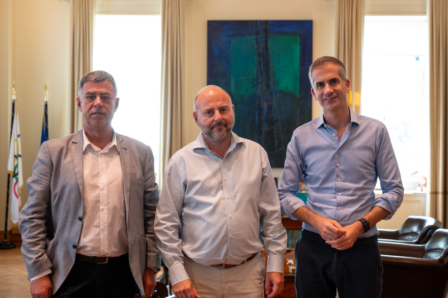 Πολεοδομία: Ο Δήμος Αθηναίων ψηφιοποιεί 400.000 οικοδομικές άδειες - Τελειώνουν οι ουρές στα γκισέ από το 2024