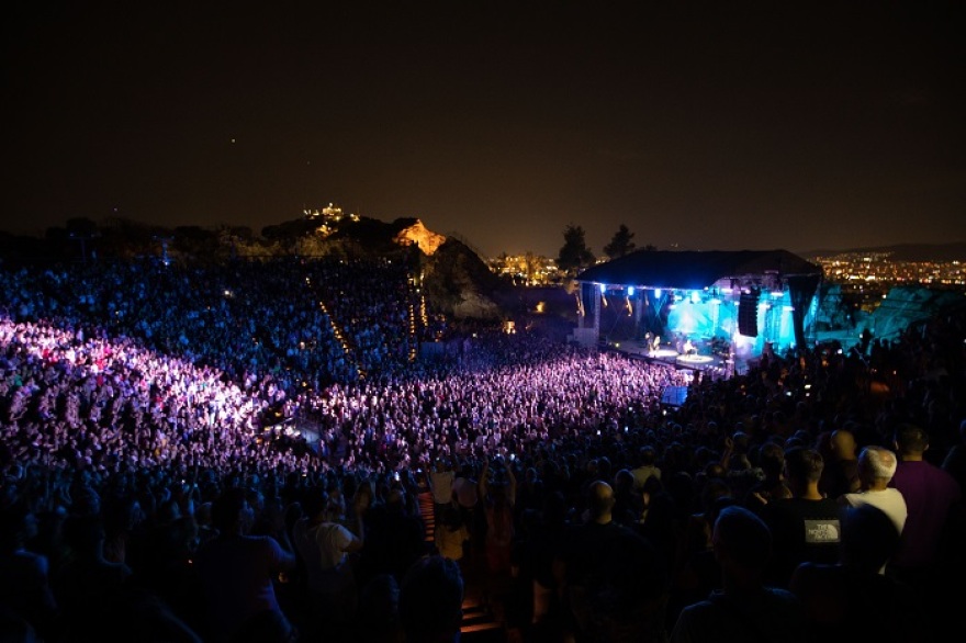 Πυξ Λαξ: Ενθουσιασμός και συγκίνηση στη συναυλία τους στον Λυκαβηττό - Δείτε βίντεο και φωτογραφίες