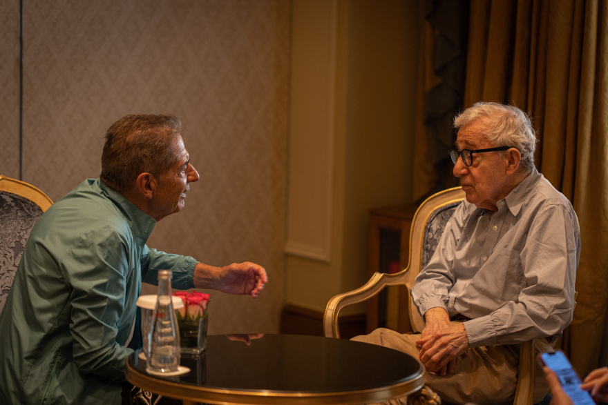 Ο Γούντι Αλεν στον Δανίκα - «Πάντα ποθούμε αυτό που δεν έχουμε: Τη γυναίκα του άλλου»