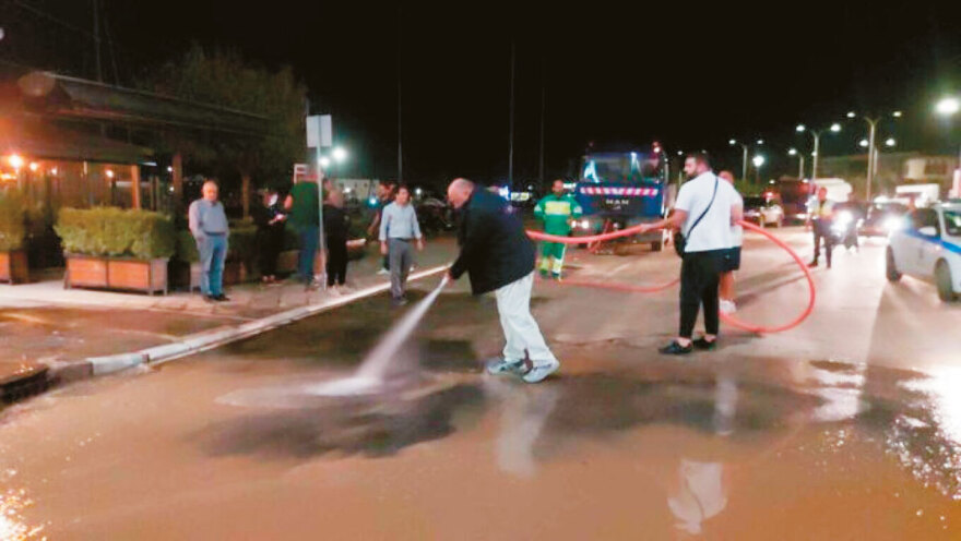 Πλημμύρα... ο Μπέος: Όταν ο δήμαρχος Βόλου ήλθε αντιμέτωπος με τα νερά - και τις παλιότερες δηλώσεις του