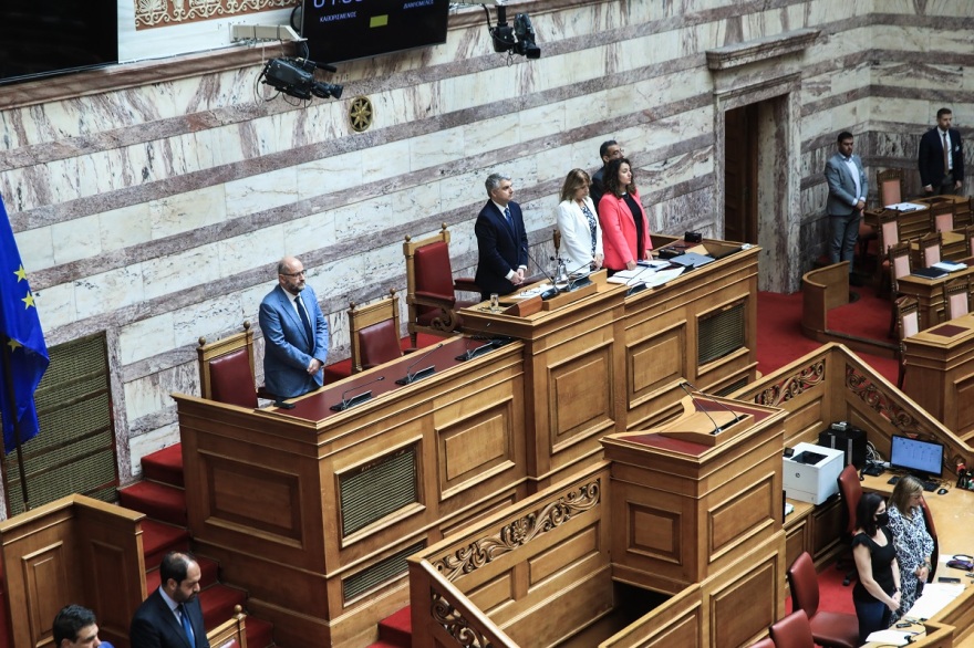 Λιβύη: Ενός λεπτού σιγή στη Βουλή για την τραγωδία με τους πέντε νεκρούς Έλληνες