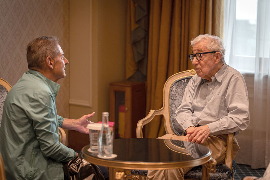 Ο Γούντι Αλεν στον Δανίκα - «Πάντα ποθούμε αυτό που δεν έχουμε: Τη γυναίκα του άλλου»