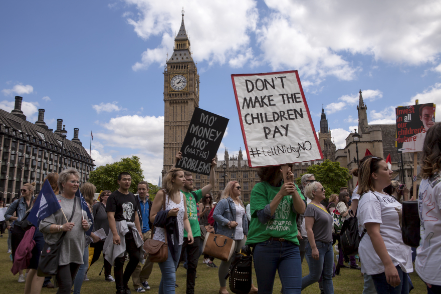 Η Βρετανία μετανιώνει για το Brexit - Οι φοιτητές προτιμούν την φθηνότερη Ολλανδία