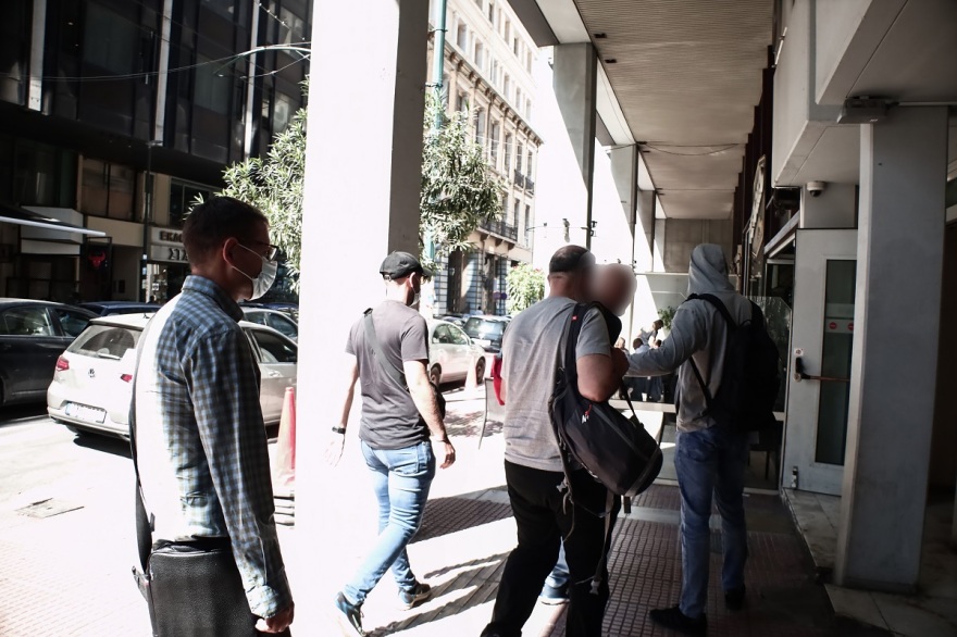 Υπό κράτηση παραμένουν οι δύο Τούρκοι που πέταξαν drone πάνω από τη βάση του Ναυτικού στον Πόρο