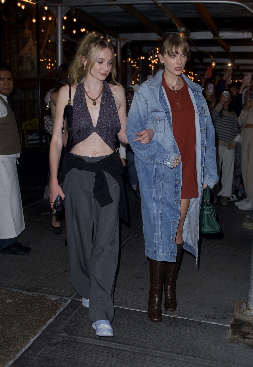 Τζο Τζόνας: Οι πρώην του, Σόφι Τέρνερ και Τέιλορ Σουίφτ, μαζί σε βραδινή έξοδο