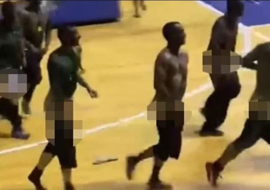 Βραζιλία: Φοιτητές ιατρικής αυνανίστηκαν για να πανηγυρίσουν τη νίκη της ομάδας τους σε αγώνα βόλεϊ γυναικών