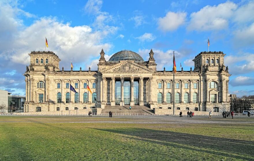 Γκάφα σε βίντεο των «ανανεωμένων» Χριστιανοδημοκρατών - Αντί της Bundestag έδειχνε... το προεδρικό μέγαρο της Γεωργίας