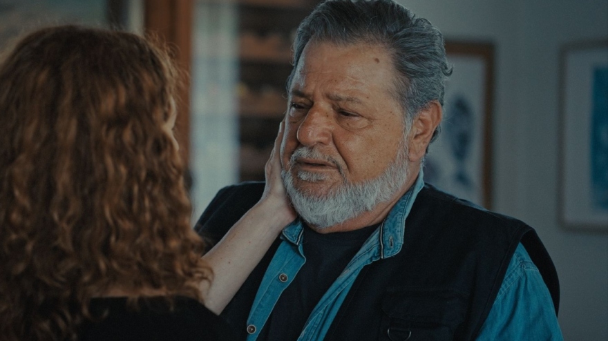 Γη της Ελιάς: Η Ιουλία μαθαίνει πως η Αριάδνη είχε σχέση με κάποιον που την κακοποιούσε