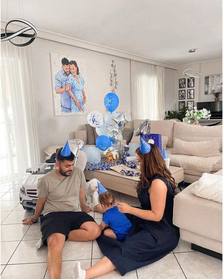 Λάουρα Νάργες-Χρήστος Σαντικάι: Στα πρώτα γενέθλια του γιου τους - Δείτε φωτογραφίες