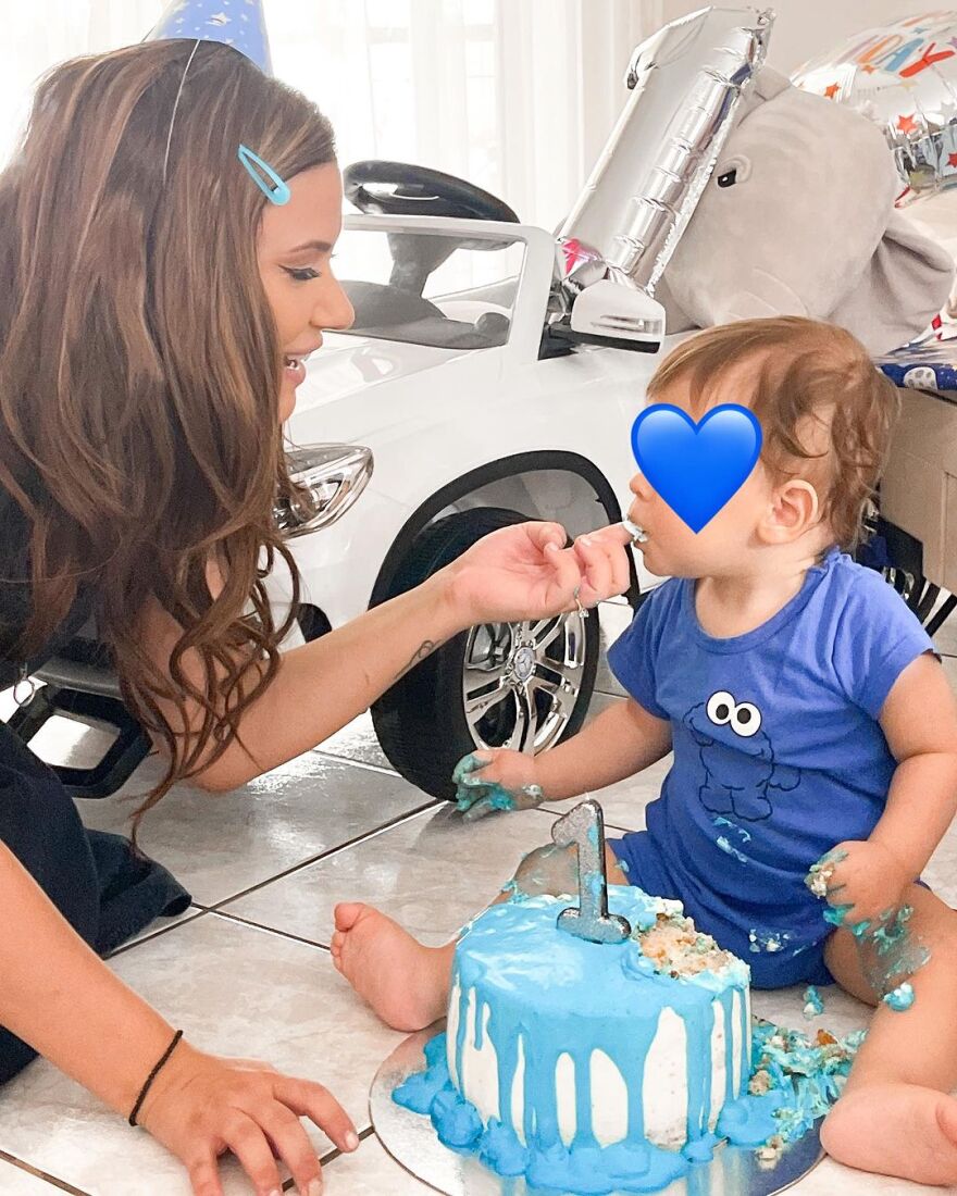 Λάουρα Νάργες-Χρήστος Σαντικάι: Στα πρώτα γενέθλια του γιου τους - Δείτε φωτογραφίες