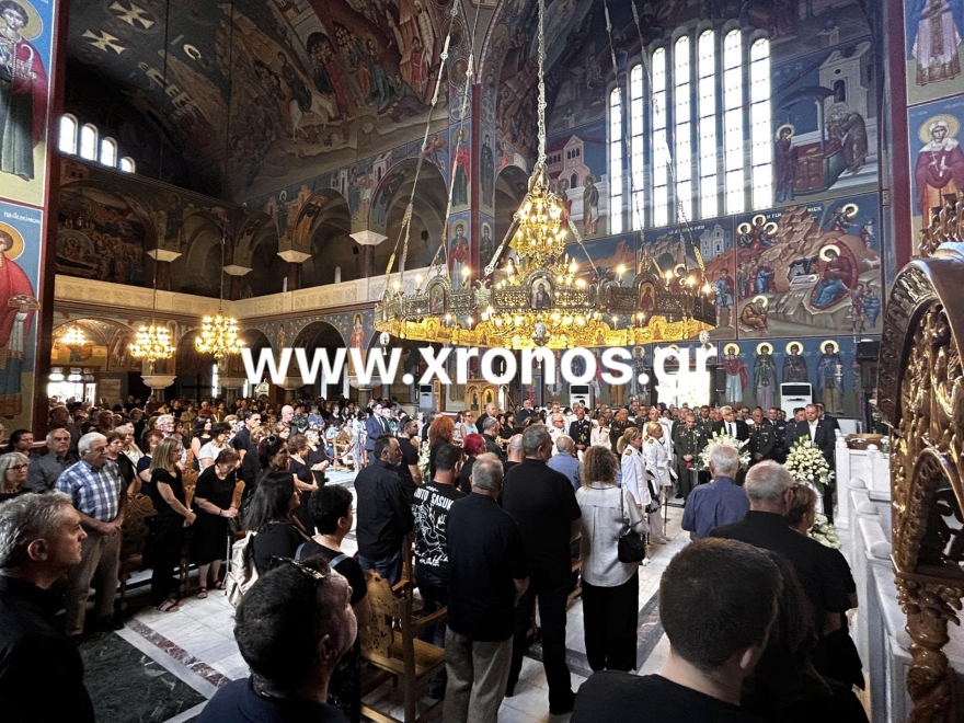 Γλυκερία Μεμεκίδου: Θρήνος στην κηδεία της στην Κομοτηνή - Με την ελληνική σημαία η σορός για την κηδεία