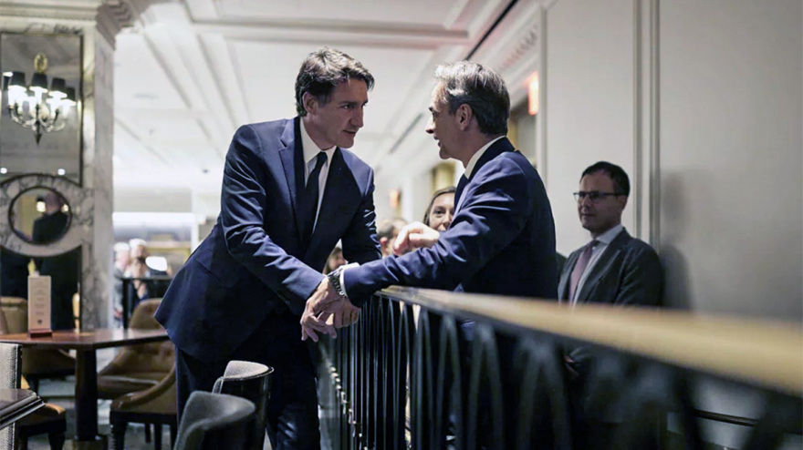 Νέα Υόρκη: Φωτογραφίες από το θερμό τετ α τετ Μητσοτάκη με Σολτς και Τριντό