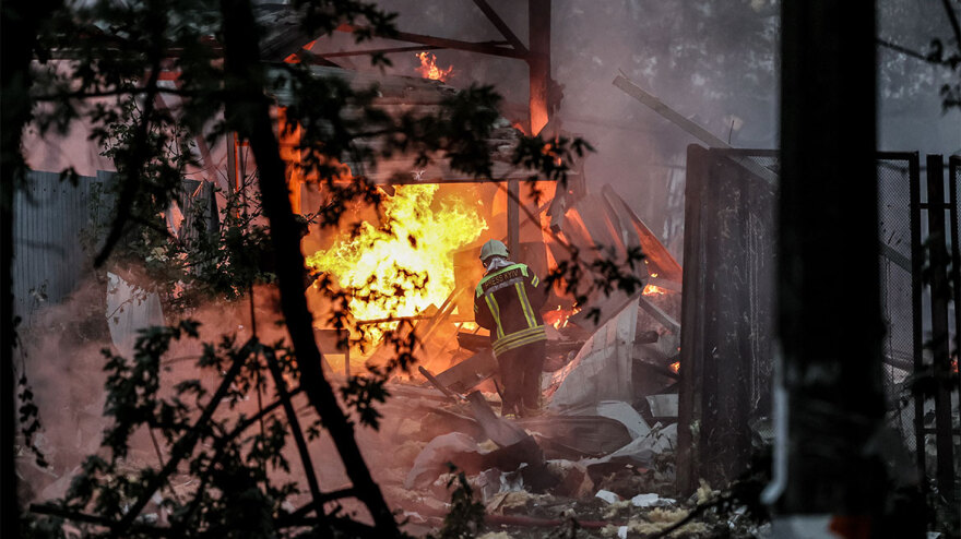 Μπαράζ ρωσικών βομβαρδισμών τη νύχτα στην Ουκρανία - Δείτε βίντεο και φωτογραφίες 