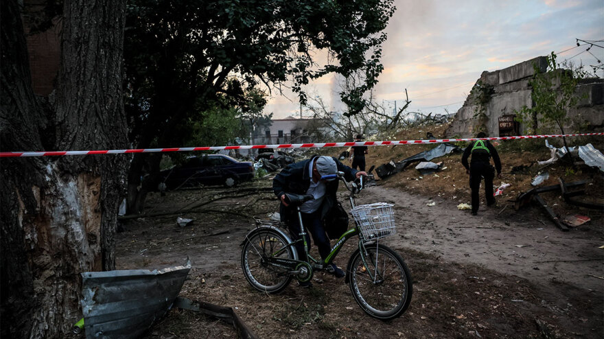 Μπαράζ ρωσικών βομβαρδισμών τη νύχτα στην Ουκρανία - Δείτε βίντεο και φωτογραφίες 