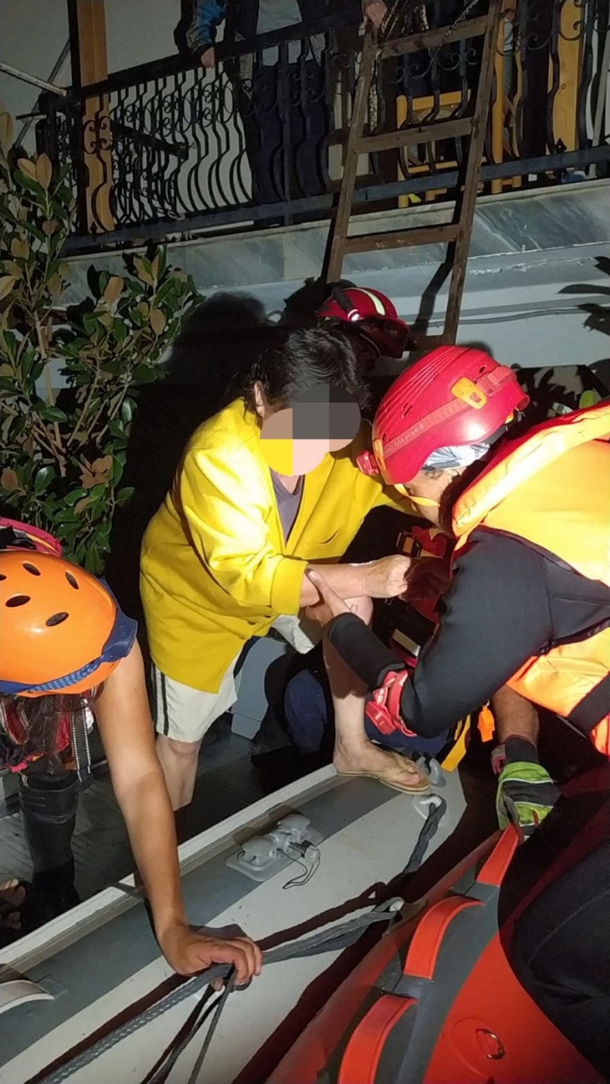 Κακοκαιρία «Daniel»: «Τέτοιες πλημμύρες μόνο στη Νέα Ορλεάνη από την τηλεόραση» - Διασώστες μιλούν για τη Θεσσαλία