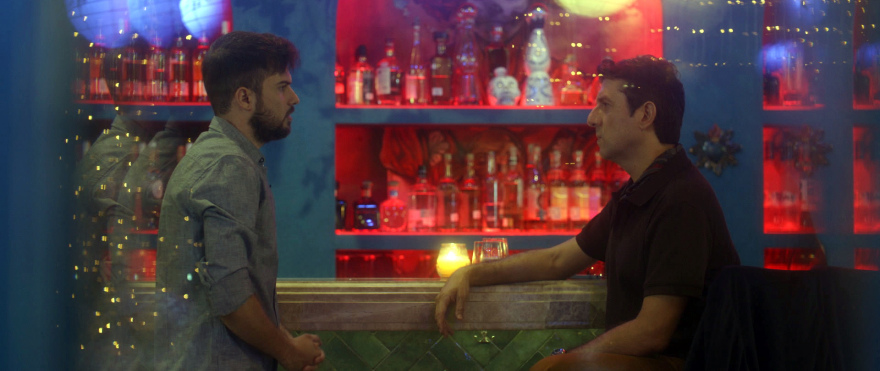 Κάνε ότι κοιμάσαι: Η δολοφονία κλονίζει τη φήμη του σχολείου – Ο Νικόλας συγκρούεται με τον διευθυντή