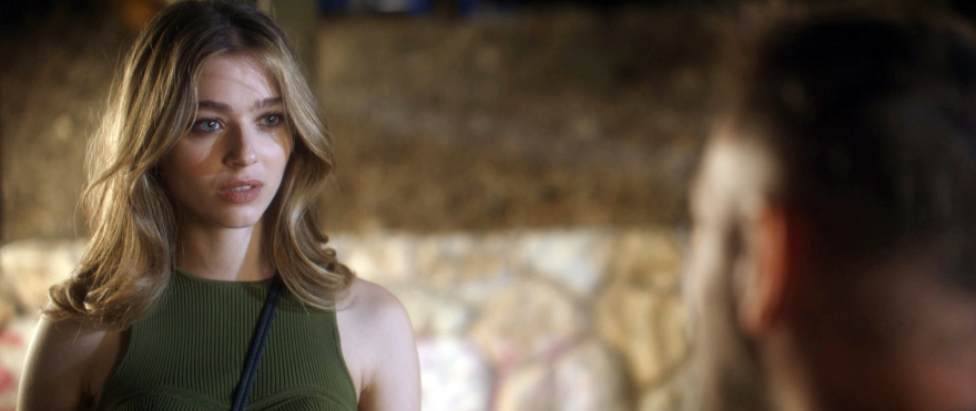 Κάνε ότι κοιμάσαι: Η δολοφονία κλονίζει τη φήμη του σχολείου – Ο Νικόλας συγκρούεται με τον διευθυντή