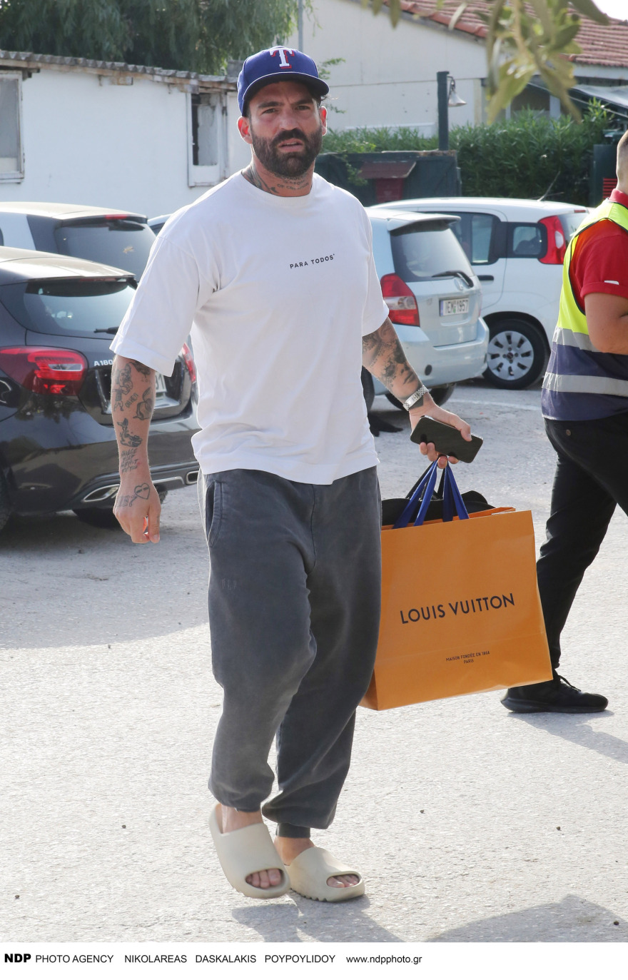 Ιωάννα Τούνη - Δημήτρης Αλεξάνδρου: Βάφτισαν τον γιο τους - Όσα έγιναν στο πάρτι μετά το μυστήριο