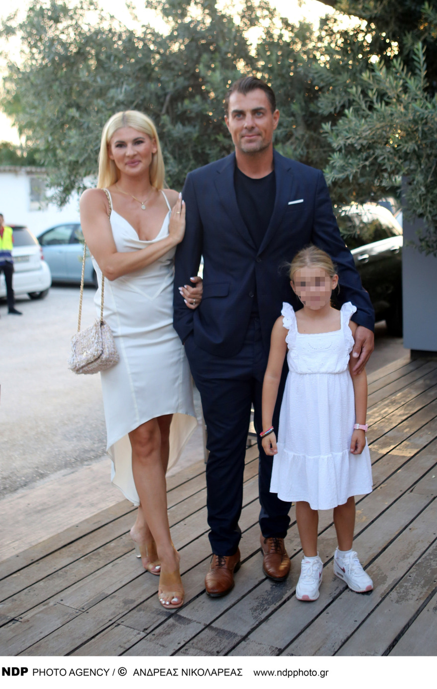 Ιωάννα Τούνη - Δημήτρης Αλεξάνδρου: Βάφτισαν τον γιο τους - Όσα έγιναν στο πάρτι μετά το μυστήριο