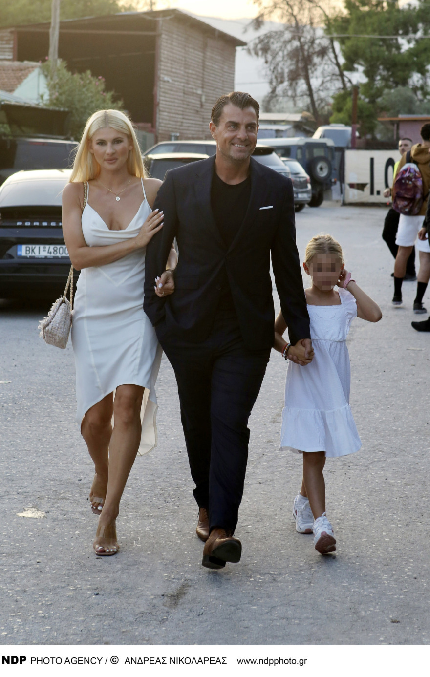 Ιωάννα Τούνη - Δημήτρης Αλεξάνδρου: Βάφτισαν τον γιο τους - Όσα έγιναν στο πάρτι μετά το μυστήριο