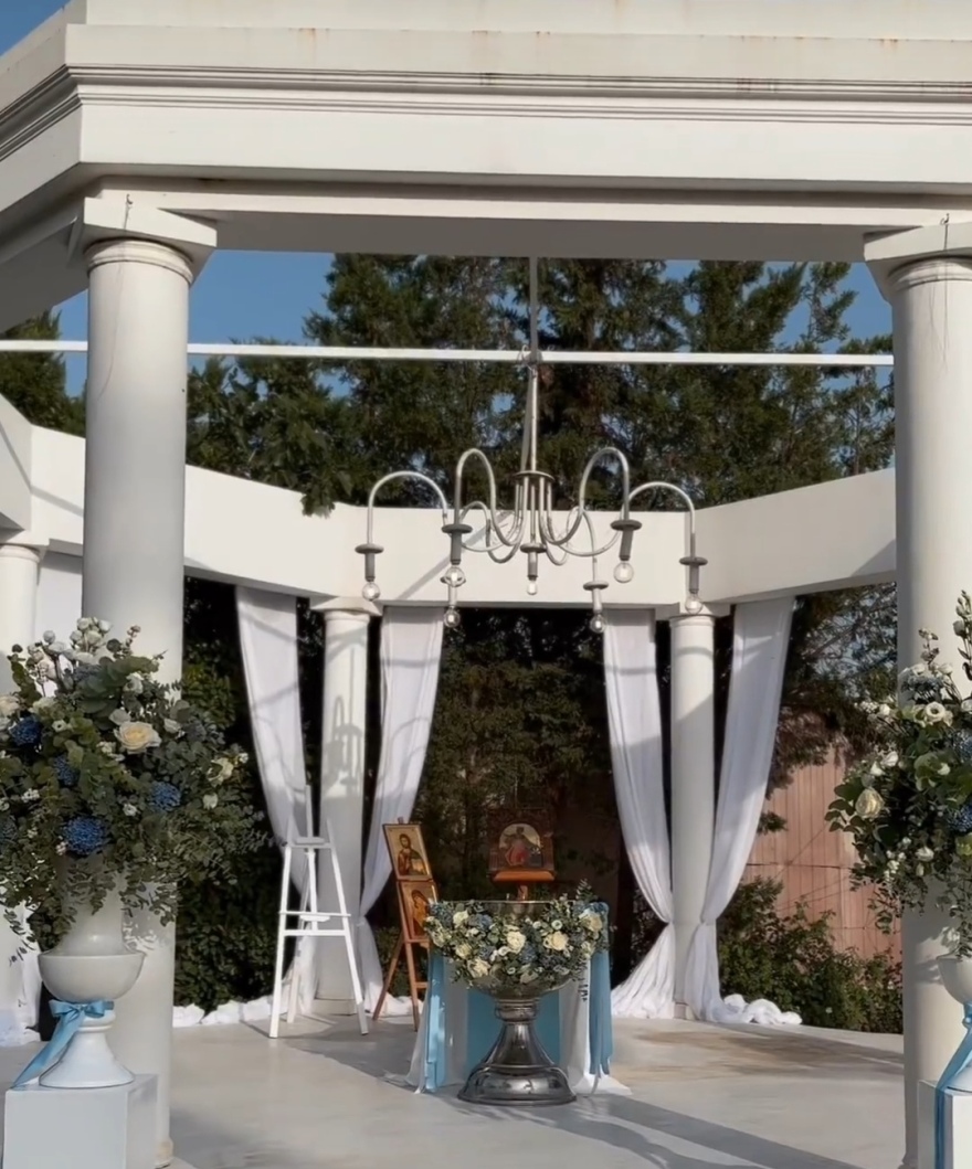 Ιωάννα Τούνη - Δημήτρης Αλεξάνδρου: Βάφτισαν τον γιο τους - Όσα έγιναν στο πάρτι μετά το μυστήριο