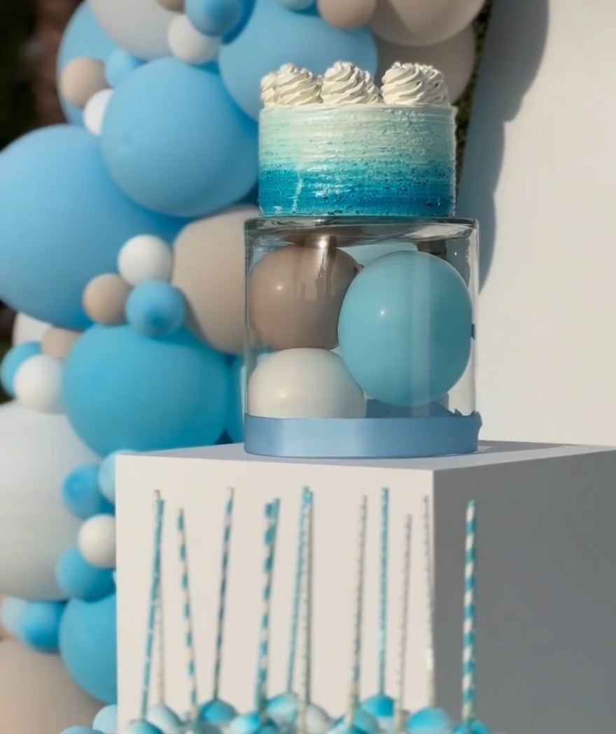 Ιωάννα Τούνη - Δημήτρης Αλεξάνδρου: Βάφτισαν τον γιο τους - Όσα έγιναν στο πάρτι μετά το μυστήριο