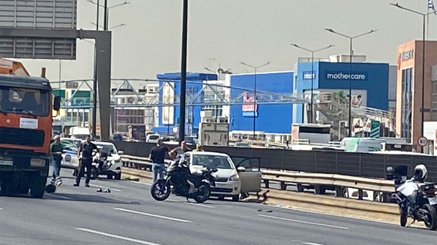 Κηφισός: Αναβάτης μηχανής ενεπλάκη σε καραμπόλα με φορτηγό και σκοτώθηκε