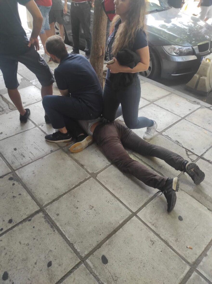 Θεσσαλονίκη: Πολίτες «συνέλαβαν» ληστή, ενώ προσπαθούσε να εισβάλει σε χρυσοχοείο