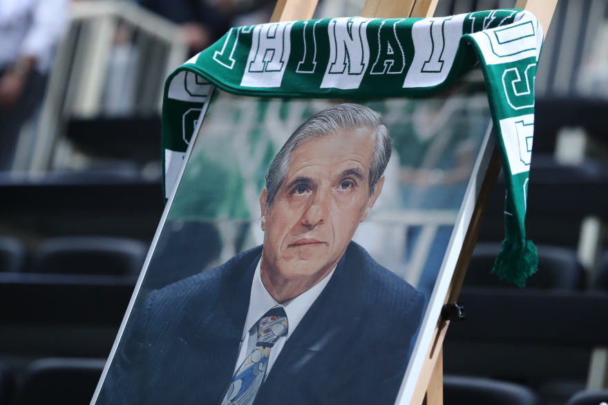 «Τρέλα» από 12.000 κόσμο στο ΟΑΚΑ για τον μπασκετικό Παναθηναϊκό - Στις εξέδρες Στάνκογλου, Μπισμπίκης - Βίντεο και φωτογραφίες