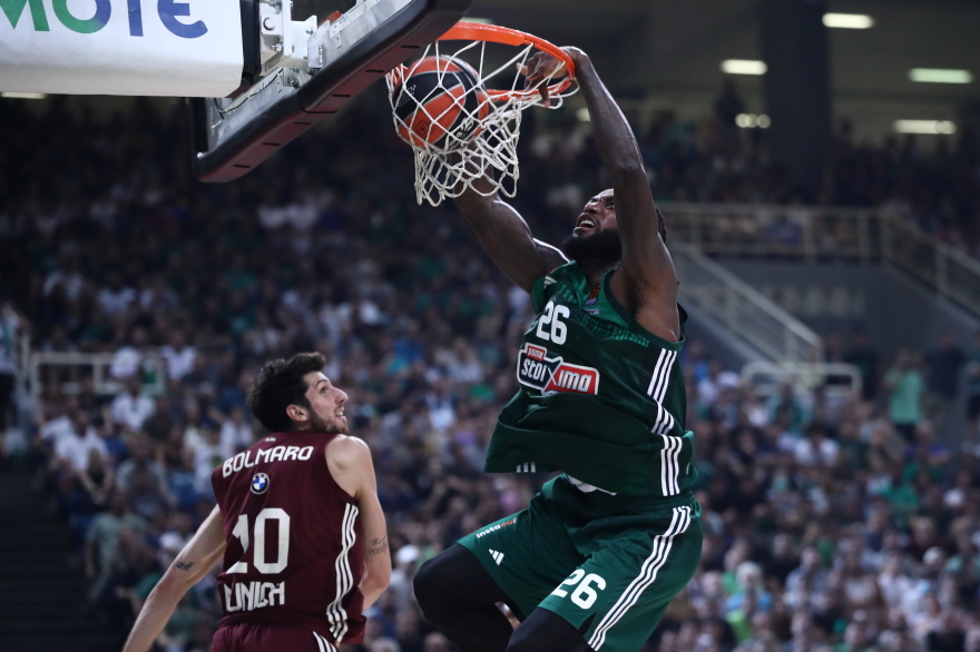 «Τρέλα» από 12.000 κόσμο στο ΟΑΚΑ για τον μπασκετικό Παναθηναϊκό - Στις εξέδρες Στάνκογλου, Μπισμπίκης - Βίντεο και φωτογραφίες