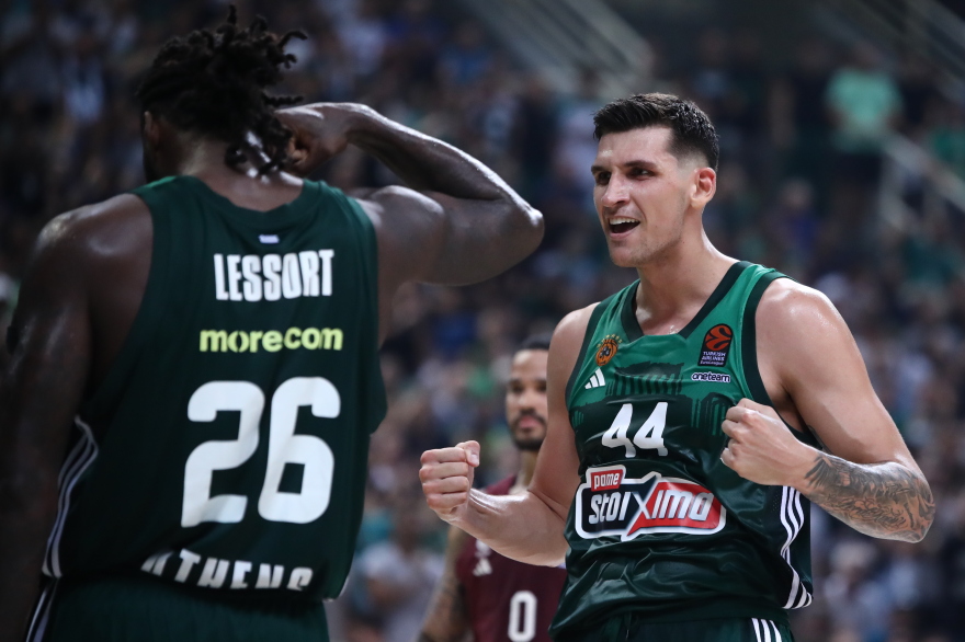 «Τρέλα» από 12.000 κόσμο στο ΟΑΚΑ για τον μπασκετικό Παναθηναϊκό - Στις εξέδρες Στάνκογλου, Μπισμπίκης - Βίντεο και φωτογραφίες