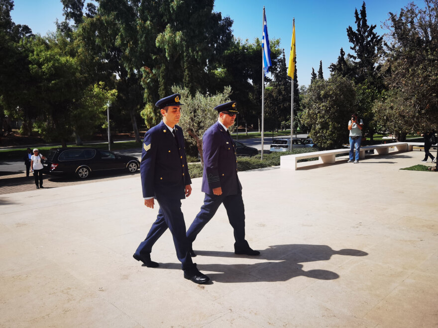 Λιβύη: Παρασημοφόρηση μετά θάνατον για τα αδέρφια Μανδαλιού που σκοτώθηκαν - Οδύνη στο τελευταίο «αντίο» (φωτογραφίες)