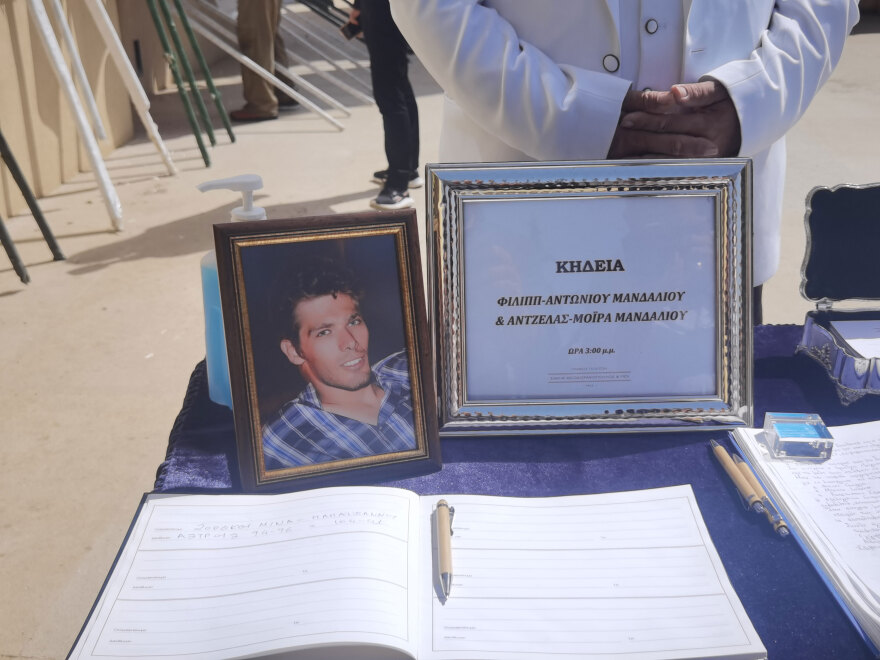 Λιβύη: Παρασημοφόρηση μετά θάνατον για τα αδέρφια Μανδαλιού που σκοτώθηκαν - Οδύνη στο τελευταίο «αντίο» (φωτογραφίες)