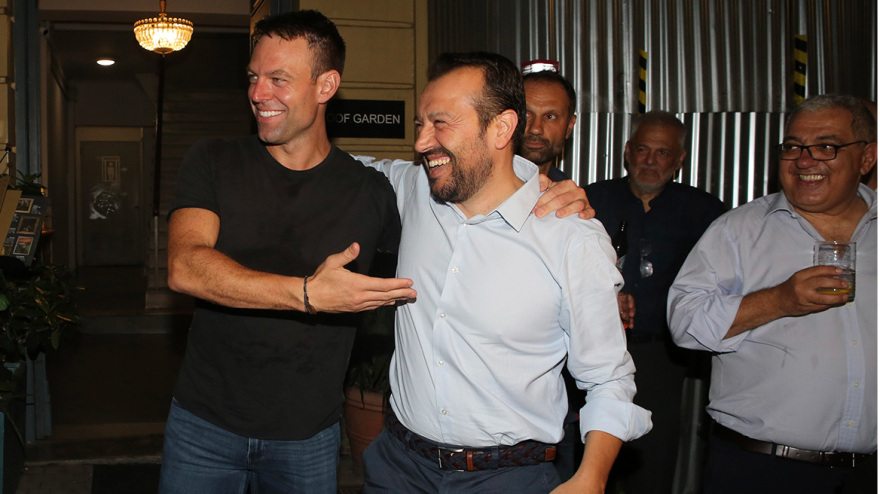 Στέφανος Κασσελάκης: Σε πάρτι νεολαίας με φίλους και συνεργάτες - Δείτε βίντεο και φωτογραφίες