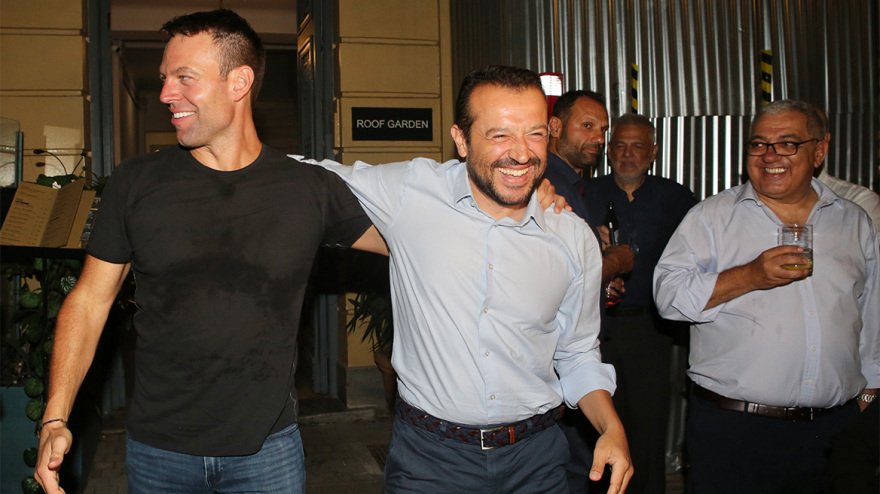 Στέφανος Κασσελάκης: Σε πάρτι νεολαίας με φίλους και συνεργάτες - Δείτε βίντεο και φωτογραφίες