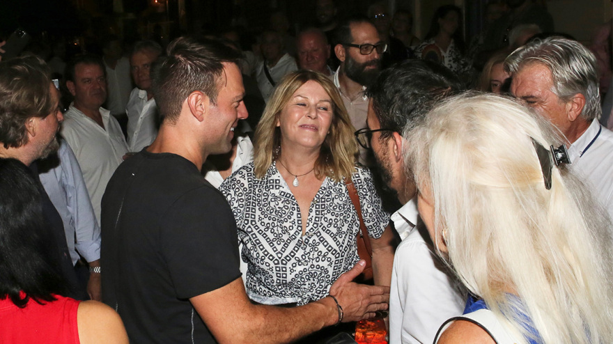 Στέφανος Κασσελάκης: Σε πάρτι νεολαίας με φίλους και συνεργάτες - Δείτε βίντεο και φωτογραφίες