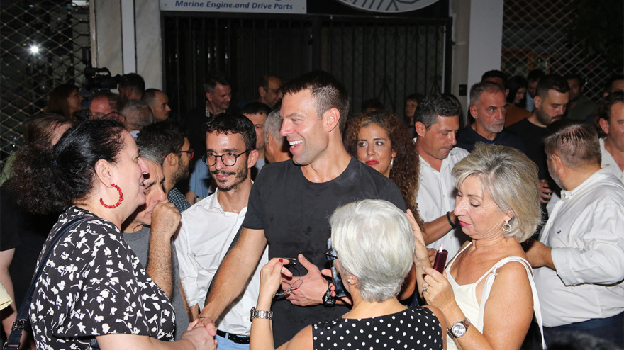 Στέφανος Κασσελάκης: Σε πάρτι νεολαίας με φίλους και συνεργάτες - Δείτε βίντεο και φωτογραφίες