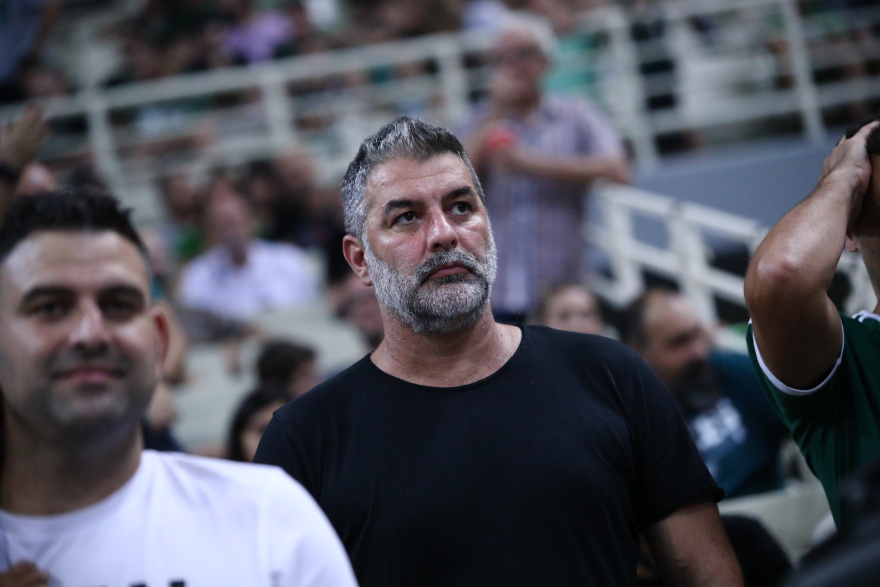 «Τρέλα» από 12.000 κόσμο στο ΟΑΚΑ για τον μπασκετικό Παναθηναϊκό - Στις εξέδρες Στάνκογλου, Μπισμπίκης - Βίντεο και φωτογραφίες