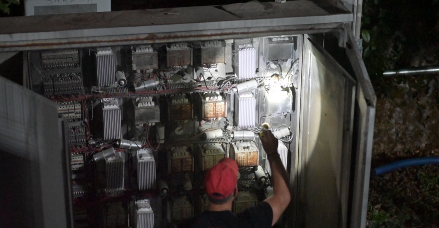 Μέχρι 50% περικοπές στην πράσινη ενέργεια... για να γλιτώσουμε το blackout