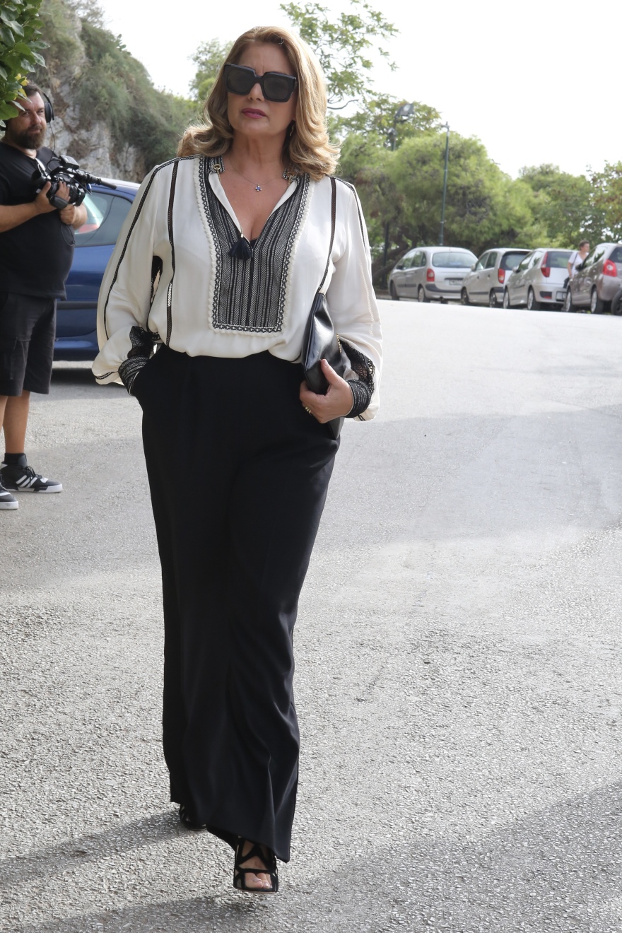 Γιώργος Αγγελόπουλος: Παντρεύτηκε τη Δήμητρα Βαμβακούση - Δείτε φωτογραφίες και βίντεο