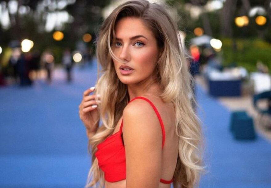 Αλίσα Σμιντ: Η πιο σέξι αθλήτρια του κόσμου έκλεψε την παράσταση στην πασαρέλα του Μιλάνου - Φωτογραφίες 