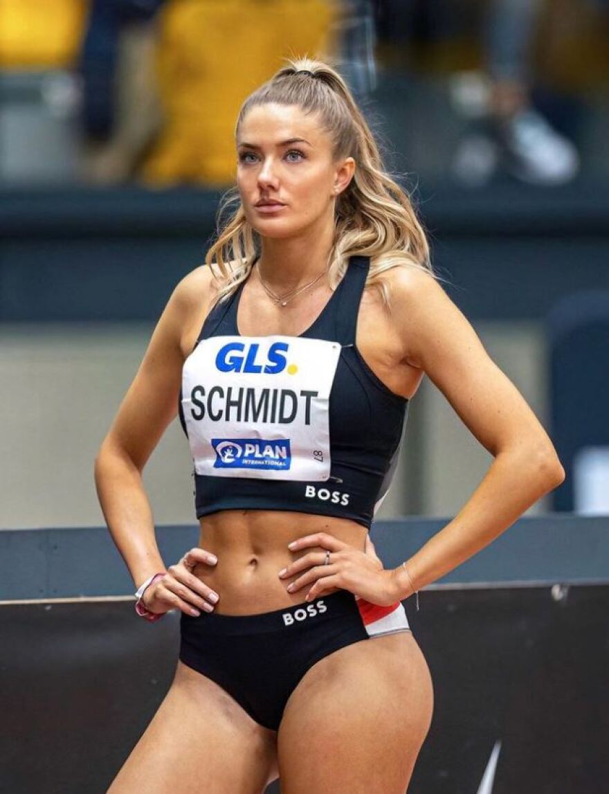 Αλίσα Σμιντ: Η πιο σέξι αθλήτρια του κόσμου έκλεψε την παράσταση στην πασαρέλα του Μιλάνου - Φωτογραφίες 