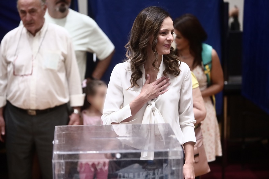 Εκλογές ΣΥΡΙΖΑ: Η ψήφος του Στέφανο Κασσελάκη και της Έφης Αχτσιόγλου σε 14 φωτογραφίες