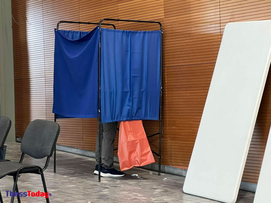 Εκλογές ΣΥΡΙΖΑ: Ουρές στις κάλπες από νωρίς το πρωί στη Θεσσαλονίκη - Δείτε φωτογραφίες