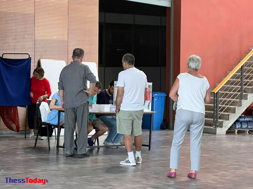 Εκλογές ΣΥΡΙΖΑ: Ουρές στις κάλπες από νωρίς το πρωί στη Θεσσαλονίκη - Δείτε φωτογραφίες