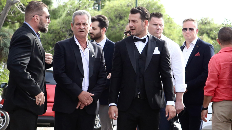 Γιώργος Αγγελόπουλος: Παντρεύτηκε τη Δήμητρα Βαμβακούση - Δείτε φωτογραφίες και βίντεο