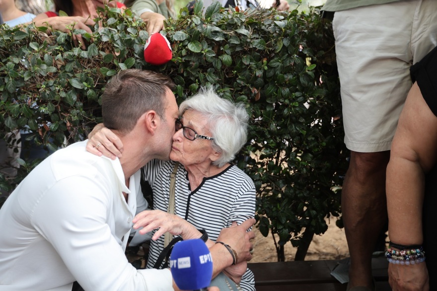 Εκλογές ΣΥΡΙΖΑ: Η ψήφος του Στέφανο Κασσελάκη και της Έφης Αχτσιόγλου σε 14 φωτογραφίες